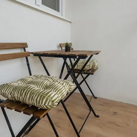 Center * 斯普利特